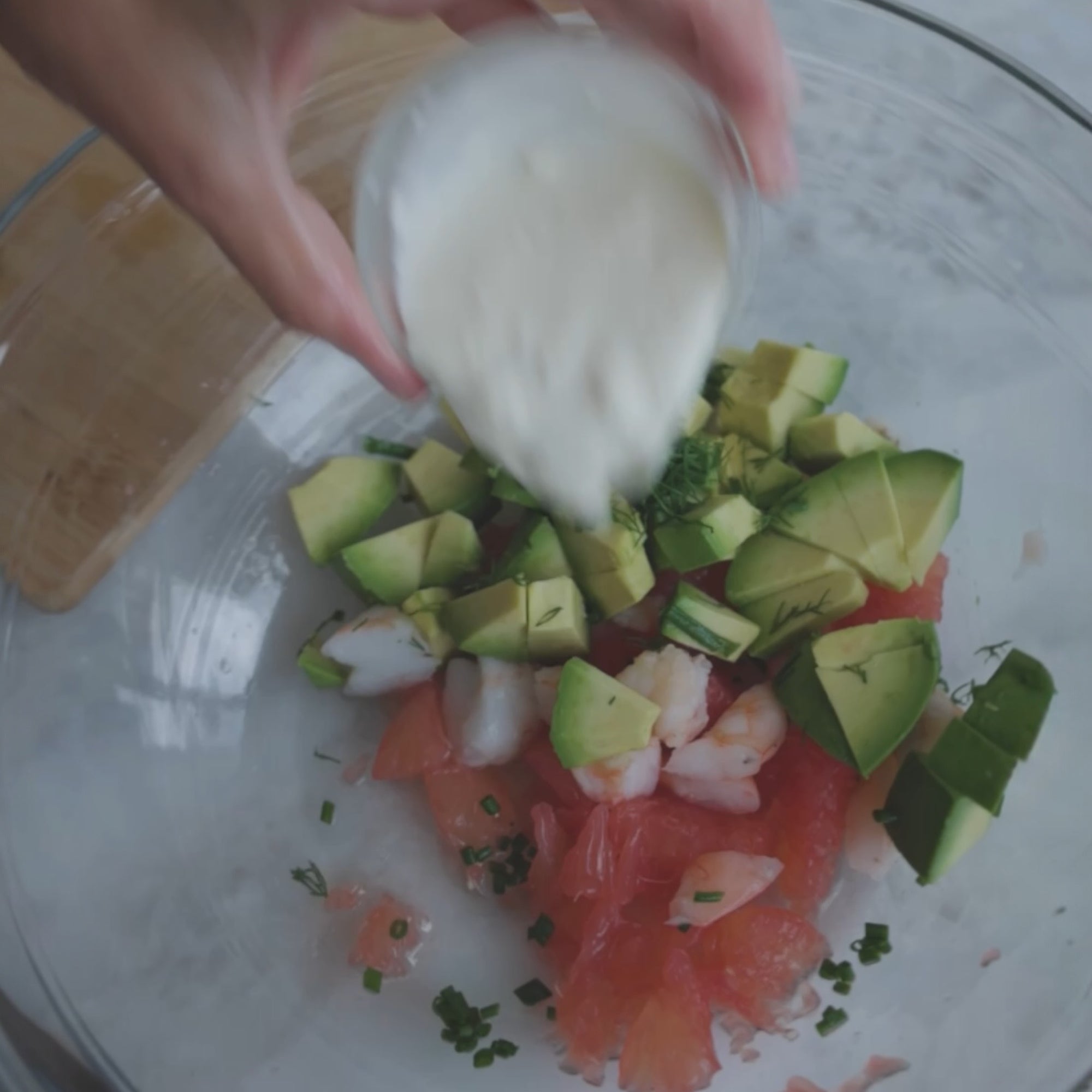 Seasoning Grapefruit Acovado Shrimp Salad